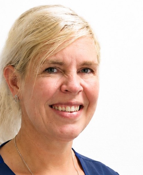 Karin, Barnmorska
